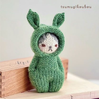 【あみぐるみキット】_《うさぎフードのねこ兄弟（みどり）・レシピなし》byツムギコウボウ（kit-0087）