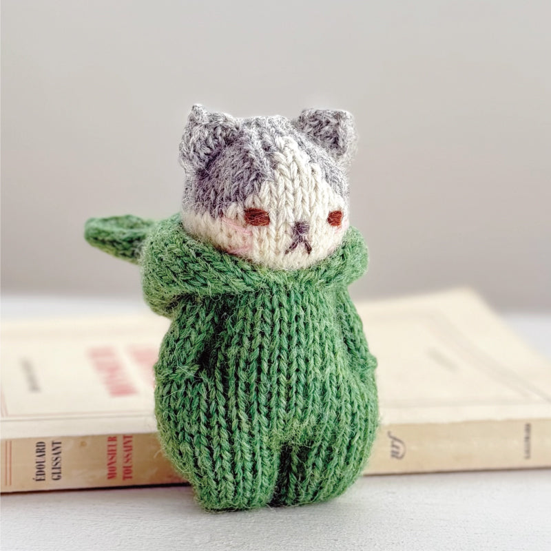 【あみぐるみキット】_《うさぎフードのねこ兄弟（みどり）・レシピなし》byツムギコウボウ（kit-0087）